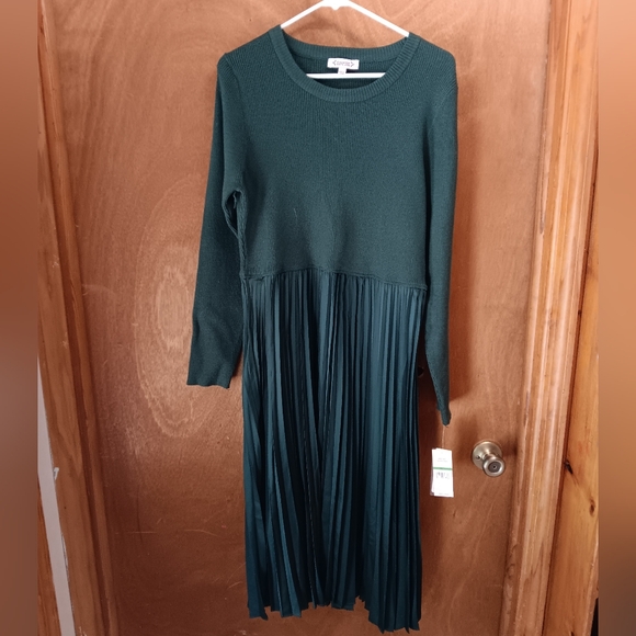Nanette Lepore Dresses & Skirts - Nanette Lepore Forest Green Long Sleeve Dress